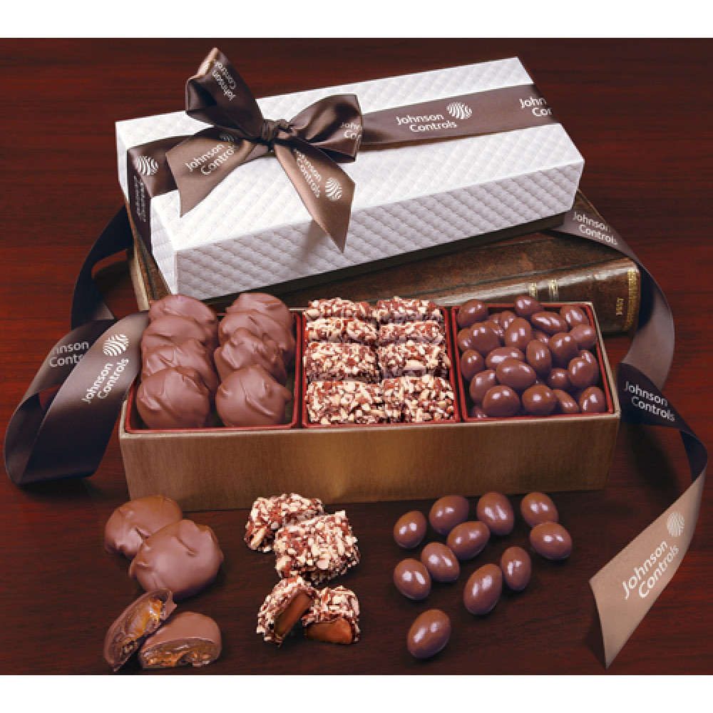 White Pillow Top Gift Boxes with Chocolate Fantasy 